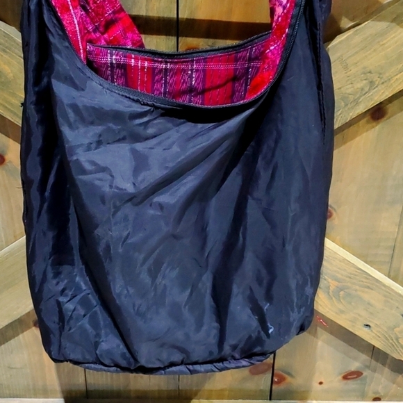 ARTISAN PURPLE PINK EMBROIDERED FLORAL BAG - Picture 9 of 10